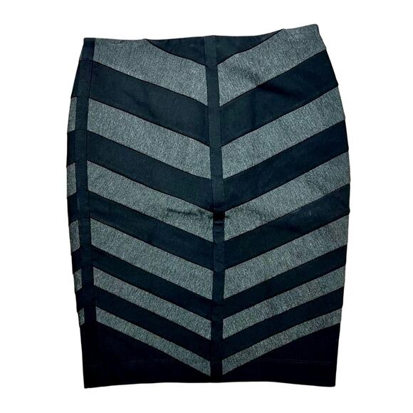 White House Black Market Black Grey Chevron Ponte Pencil Skirt 2 NWT Academia - Picture 2 of 11